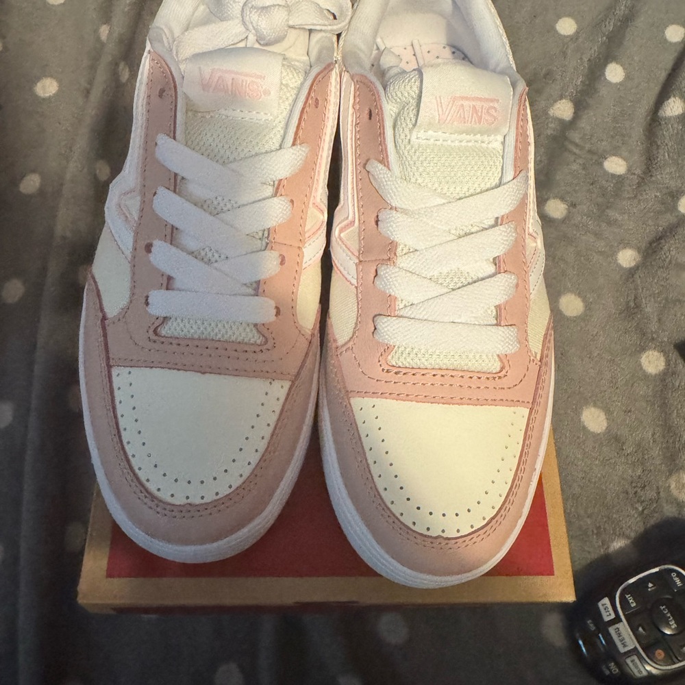 Vans Women’s Sneakers in Pink and White